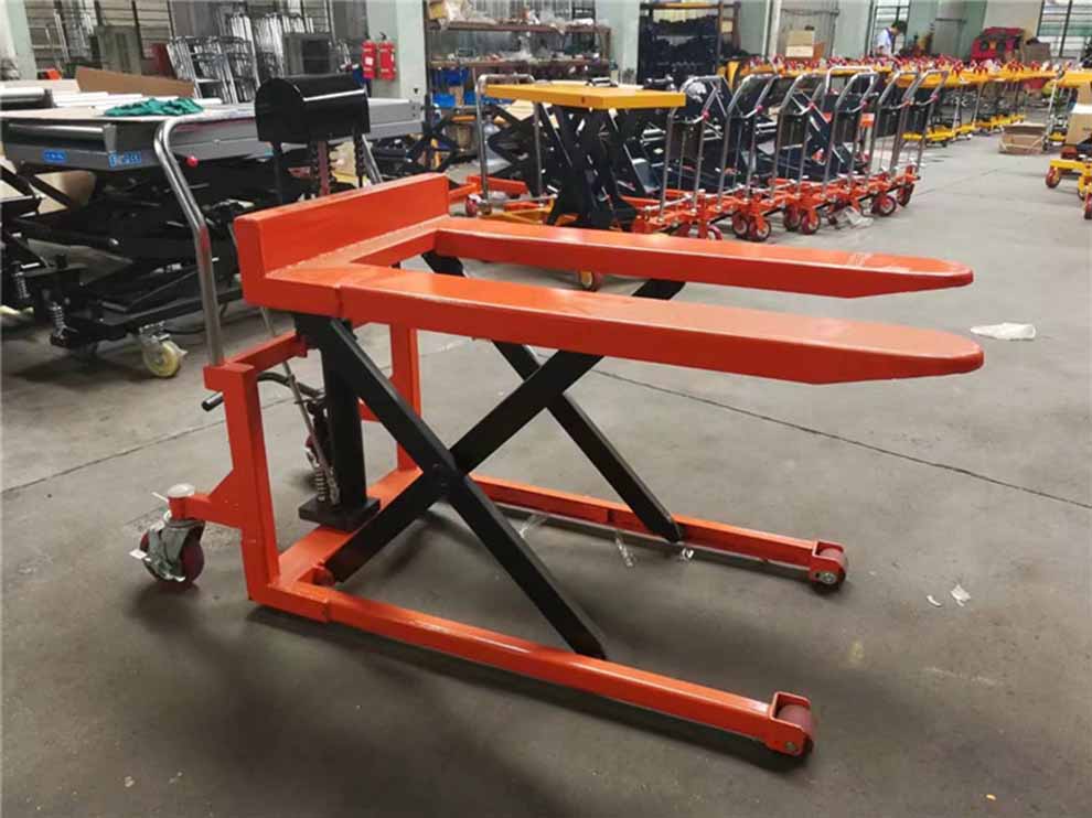 QSD scissor type stacker